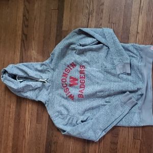 WI Badgers Under Armour hooded sweatshirt